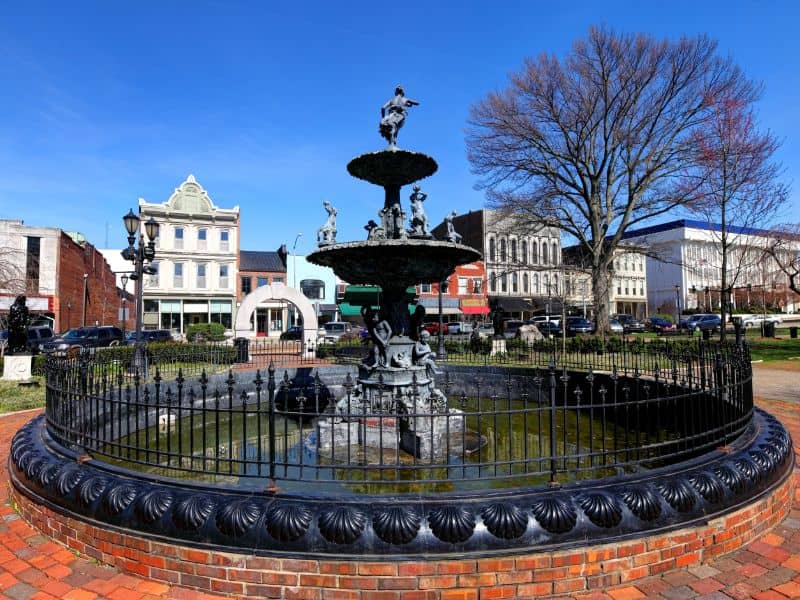 Historic fountain and downtown square in Bowling Green, Kentucky, representing the local area served by land surveying professionals